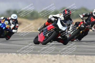 media/Oct-13-2025-Moto Forza (Mon) [[a66d839500]]/3-B Group/Session 3 (Turn 16)/